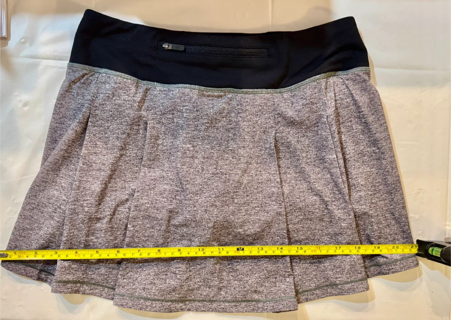 Lululemon Skirt_Heathered Grey_Size 4 - photo 4