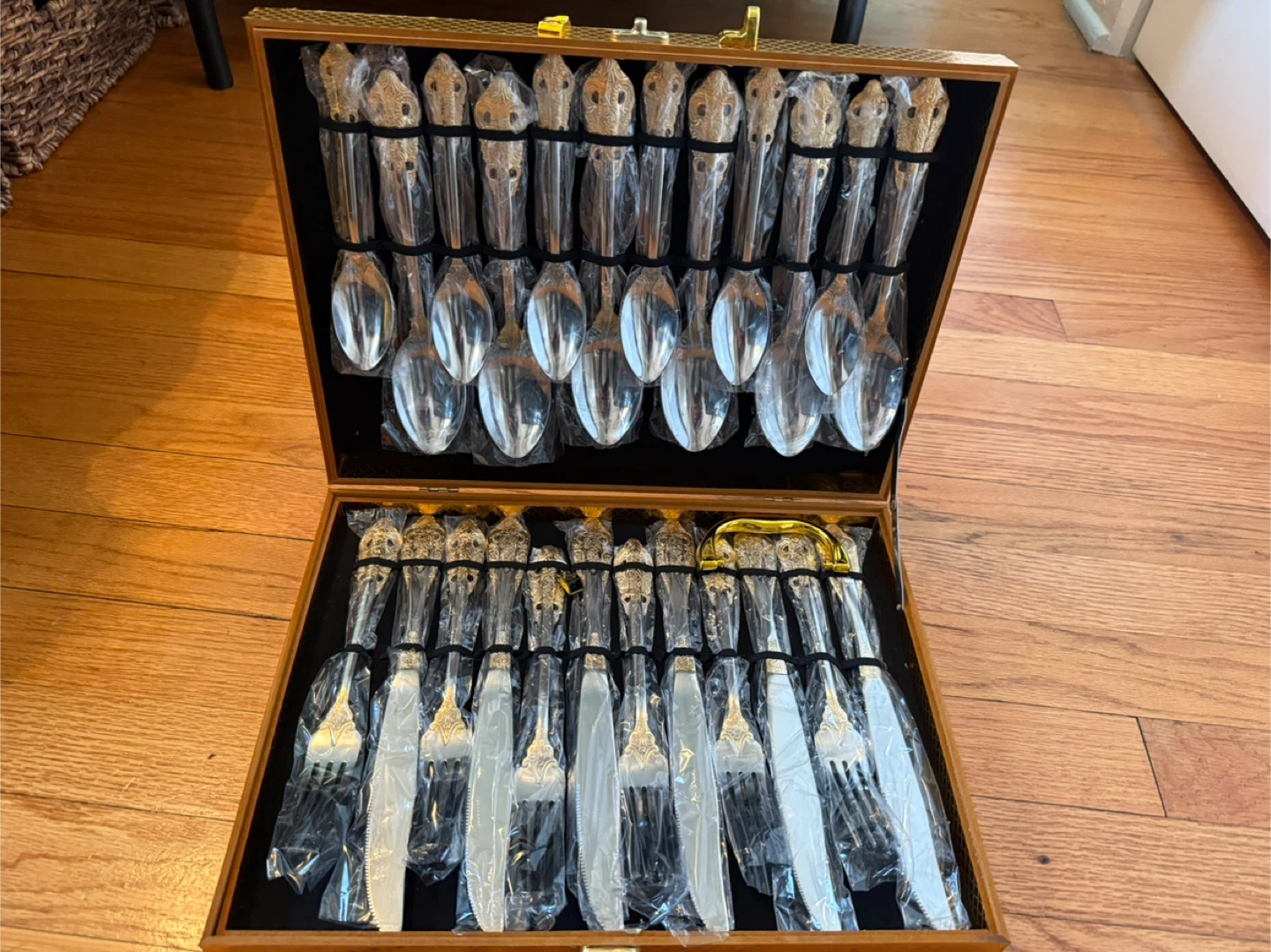 Elegant Silverware Set - serves 6
