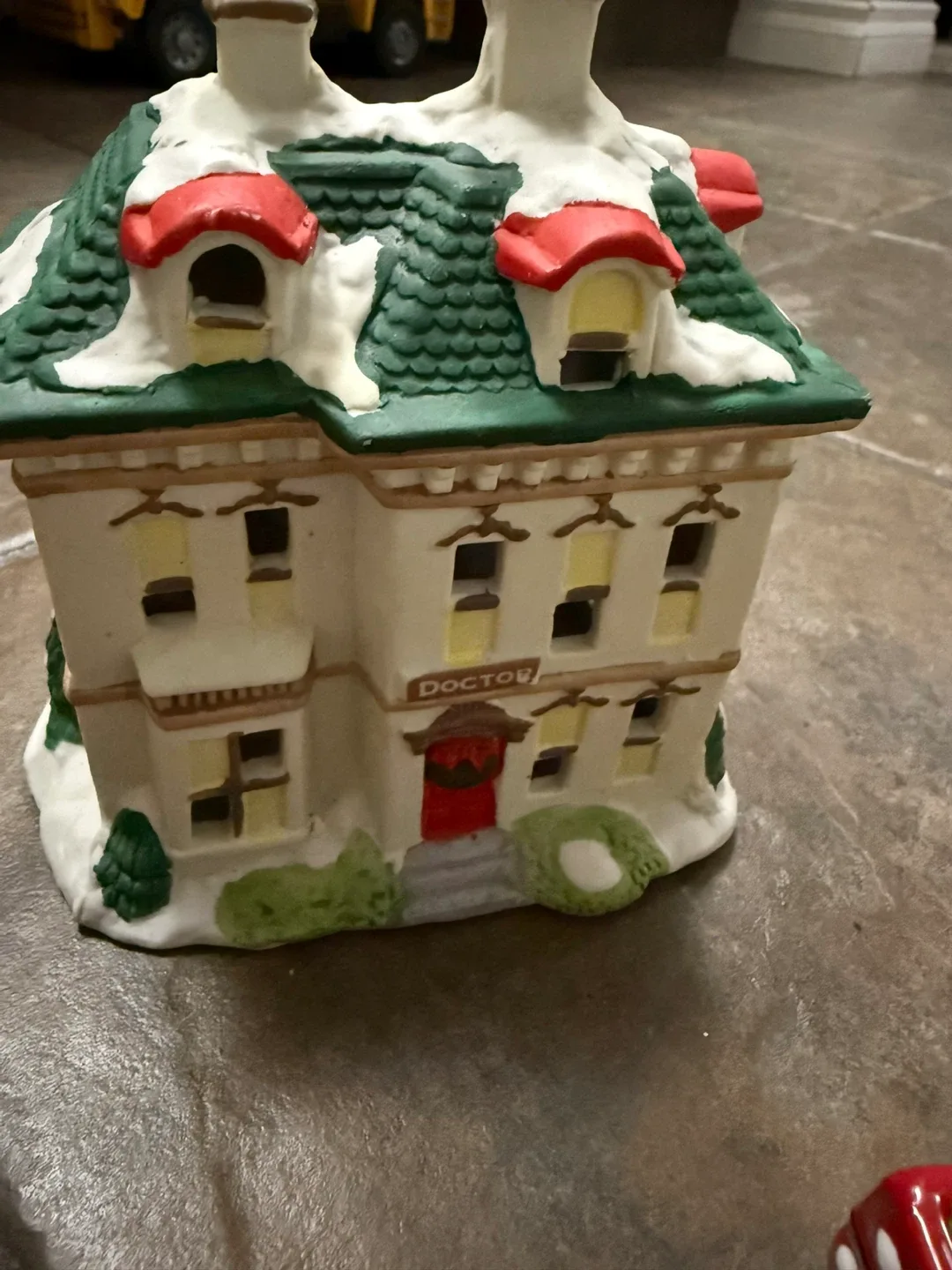 Christmas Village Salt & Pepper Shakers (3) image indicator(4)