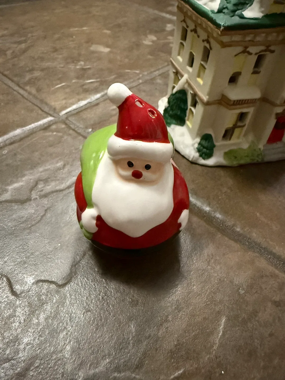 Christmas Village Salt & Pepper Shakers (3) image indicator(2)