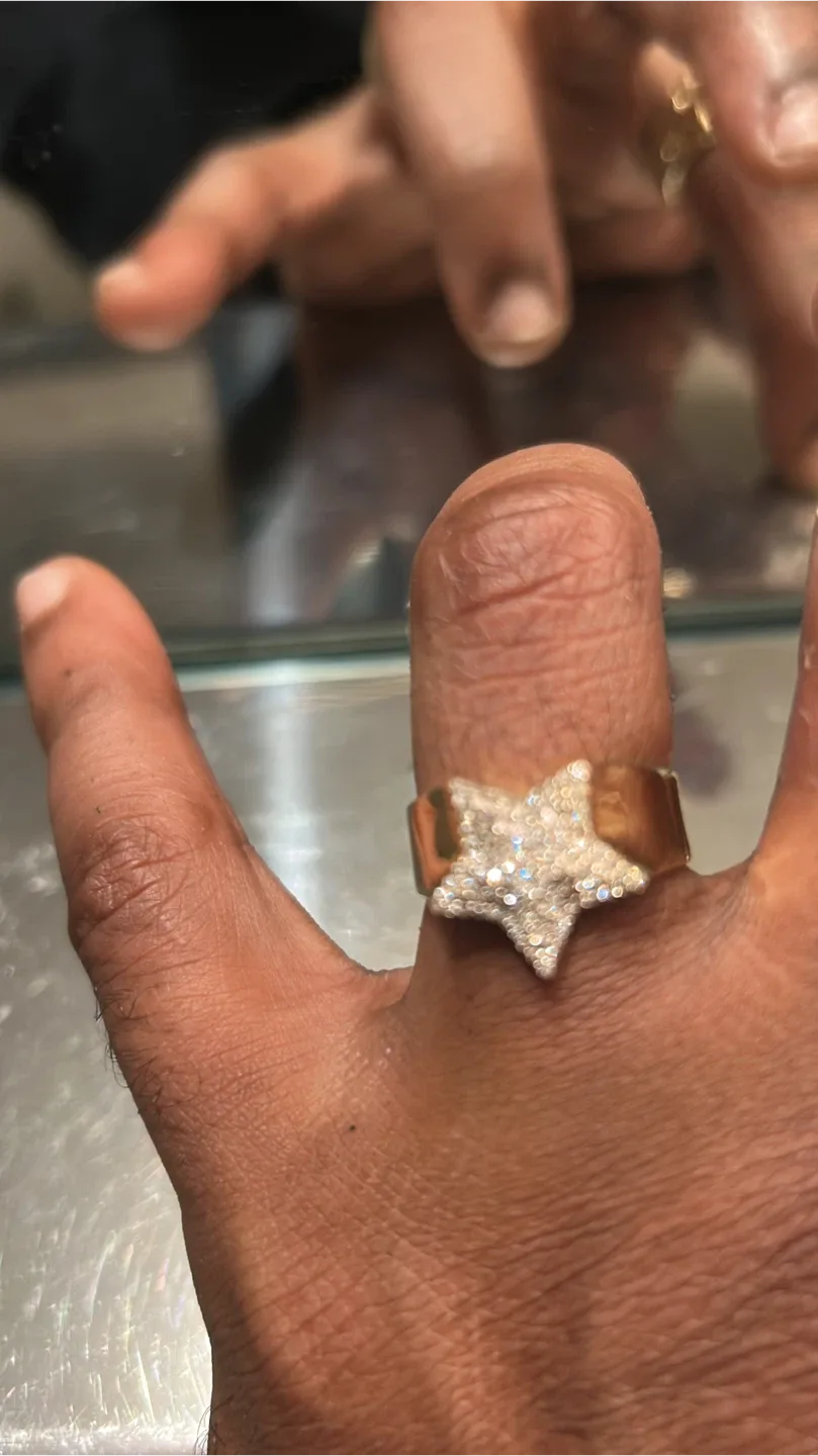 10k gold ring with natural diamonds size 8.5