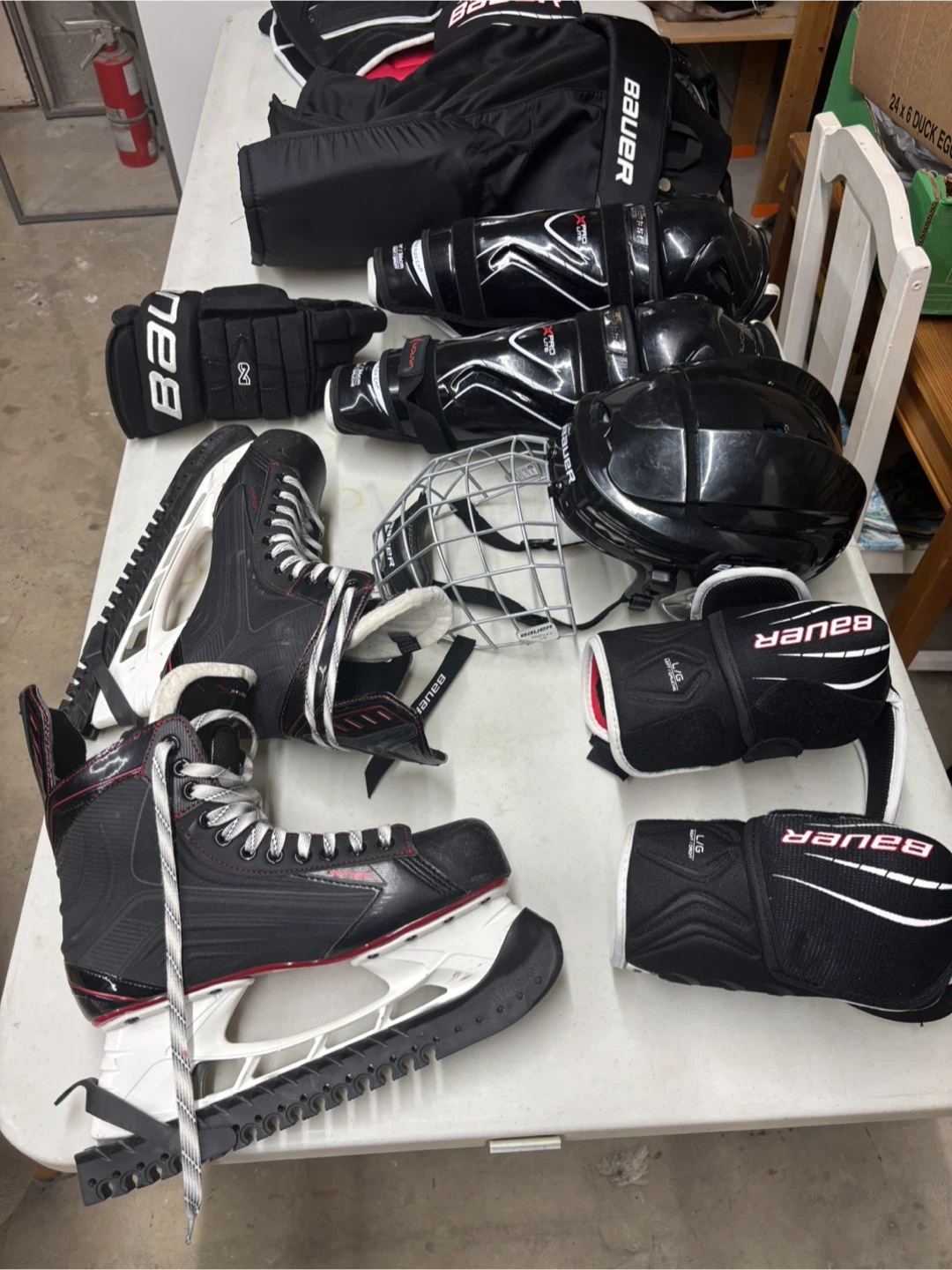 Bauer Hockey Gear Set