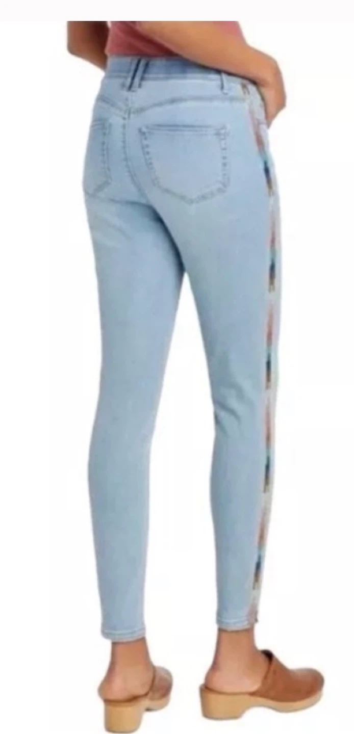 Knox Rose Light Wash Jeans Size 10 #cleanout - photo 2