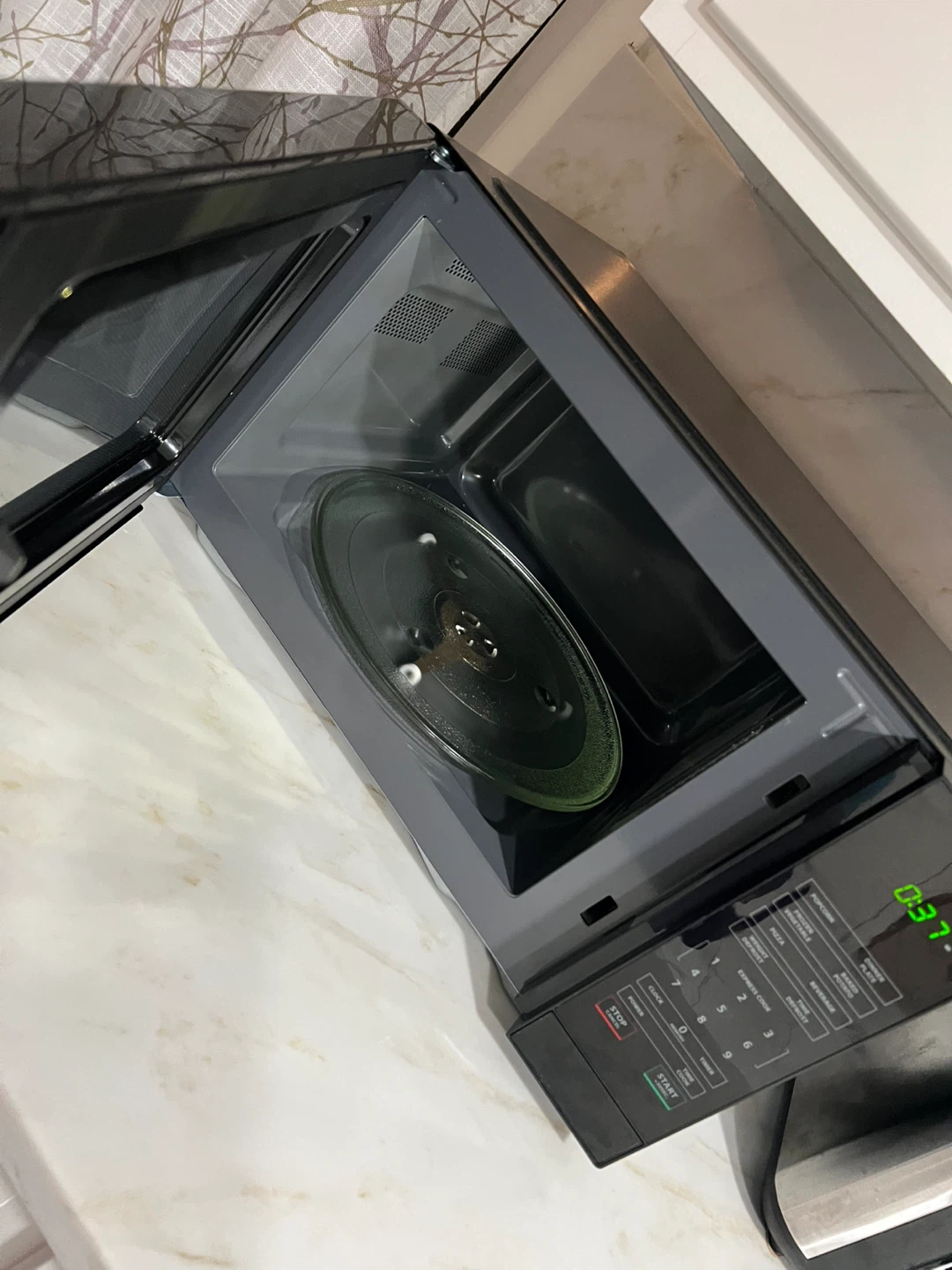 Vissani Microwave Oven - photo 2