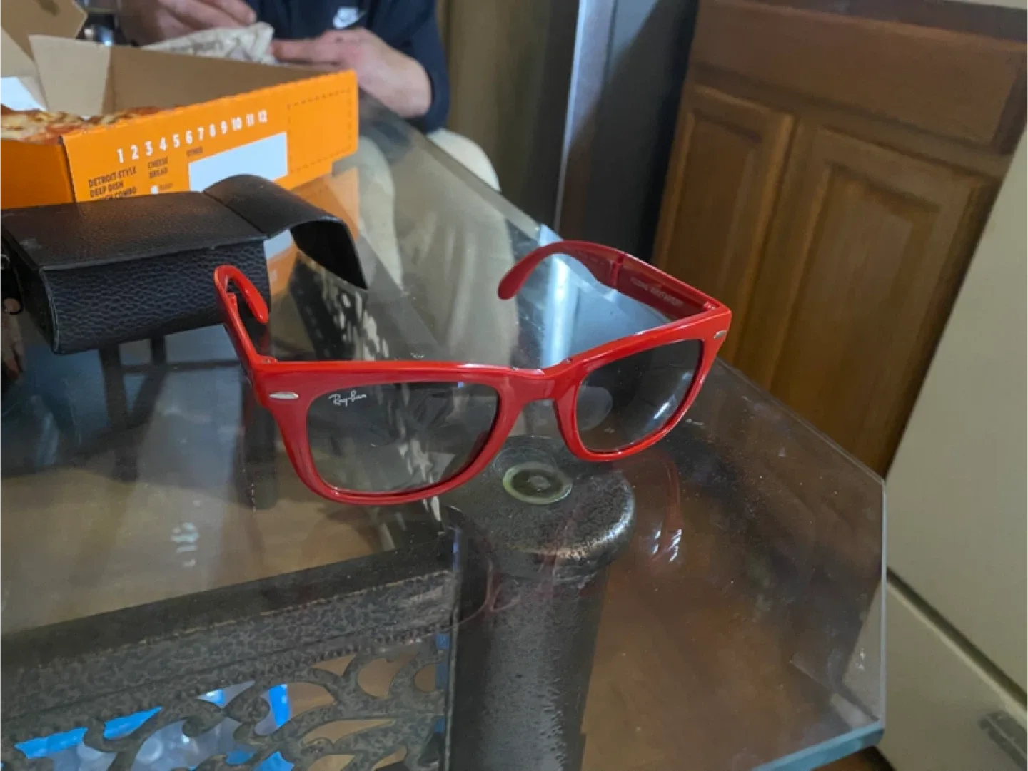 Ray-Ban Wayfarer Red Sunglasses image indicator(2)