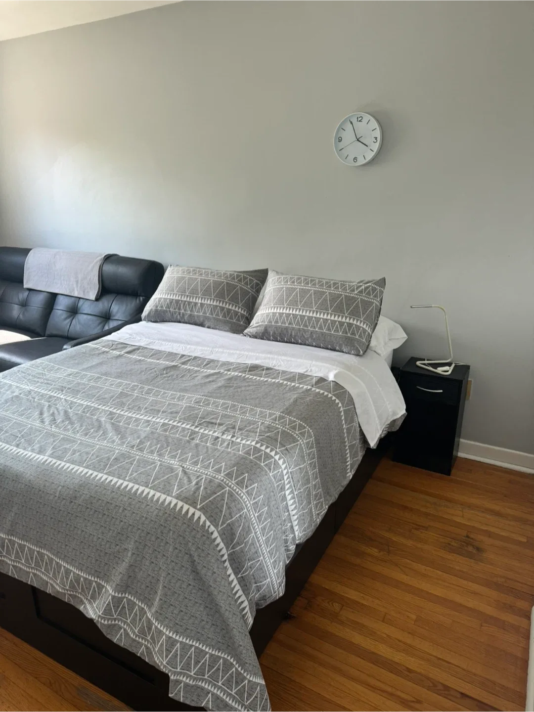 Room for rent image indicator(3)