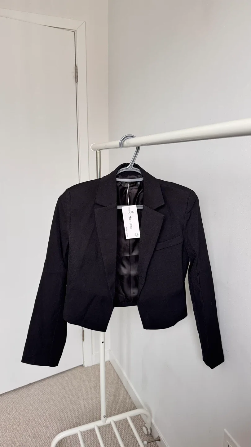 Beninos Cropped Black Blazer - Size xs image indicator(4)