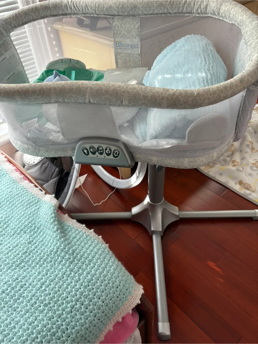 Halo Bassinest Swivel Sleeper