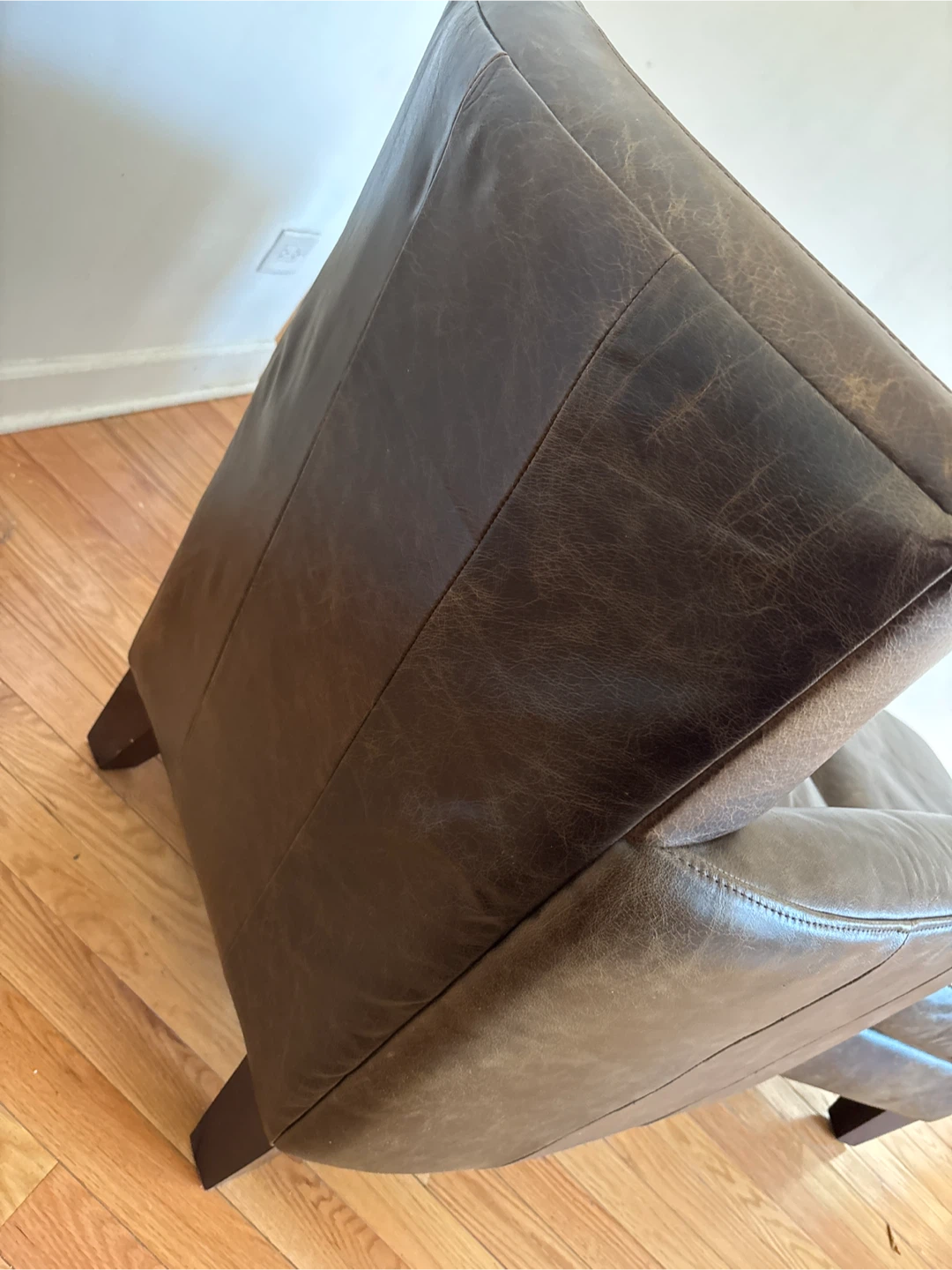 Leather arm chair with ottoman - photo 5