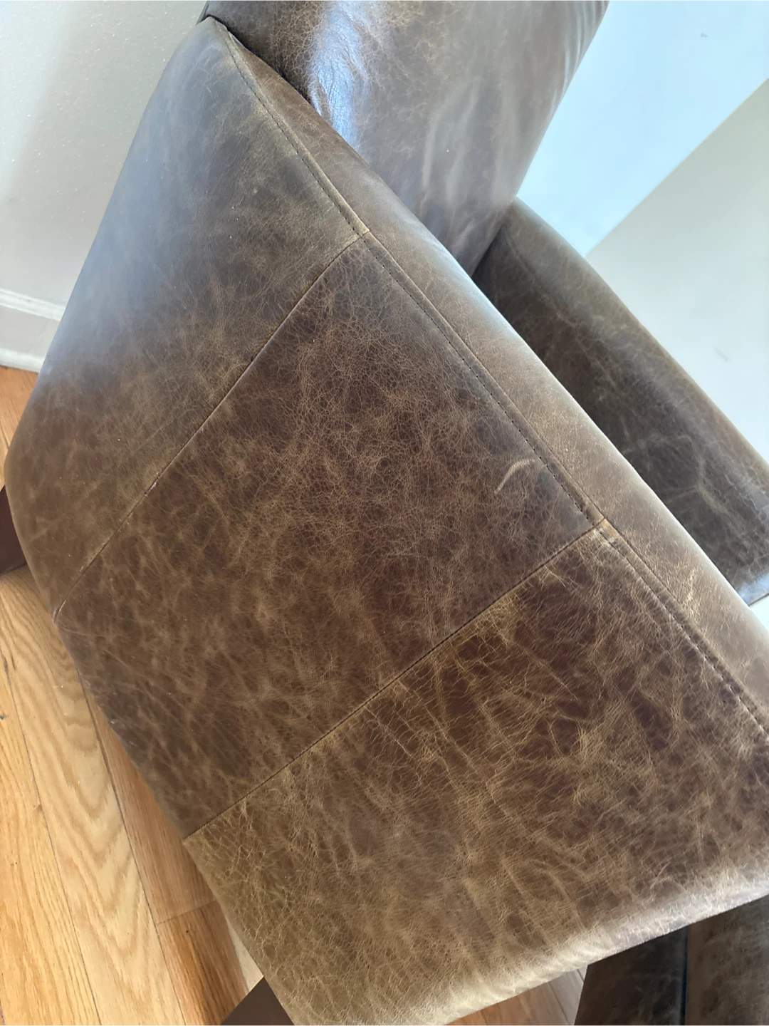 Leather arm chair with ottoman - photo 4