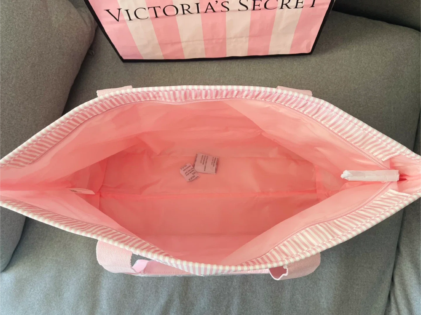 NEW Victoria’s Secret Tote Bag image indicator(3)