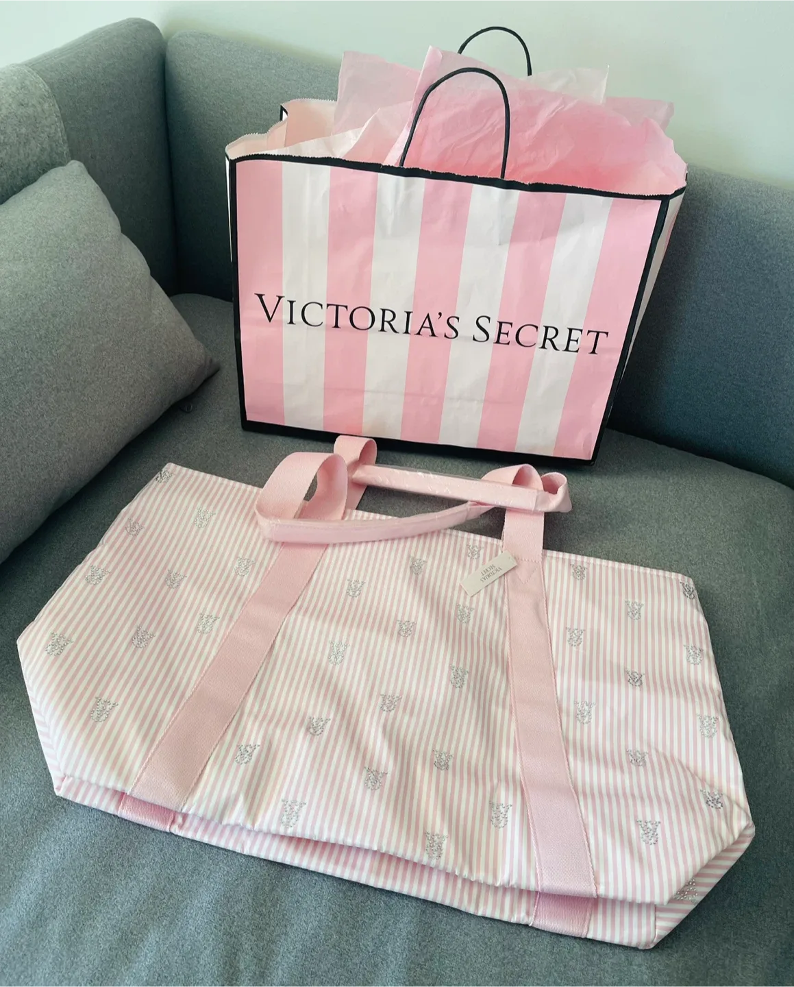 NEW Victoria’s Secret Tote Bag image indicator(4)
