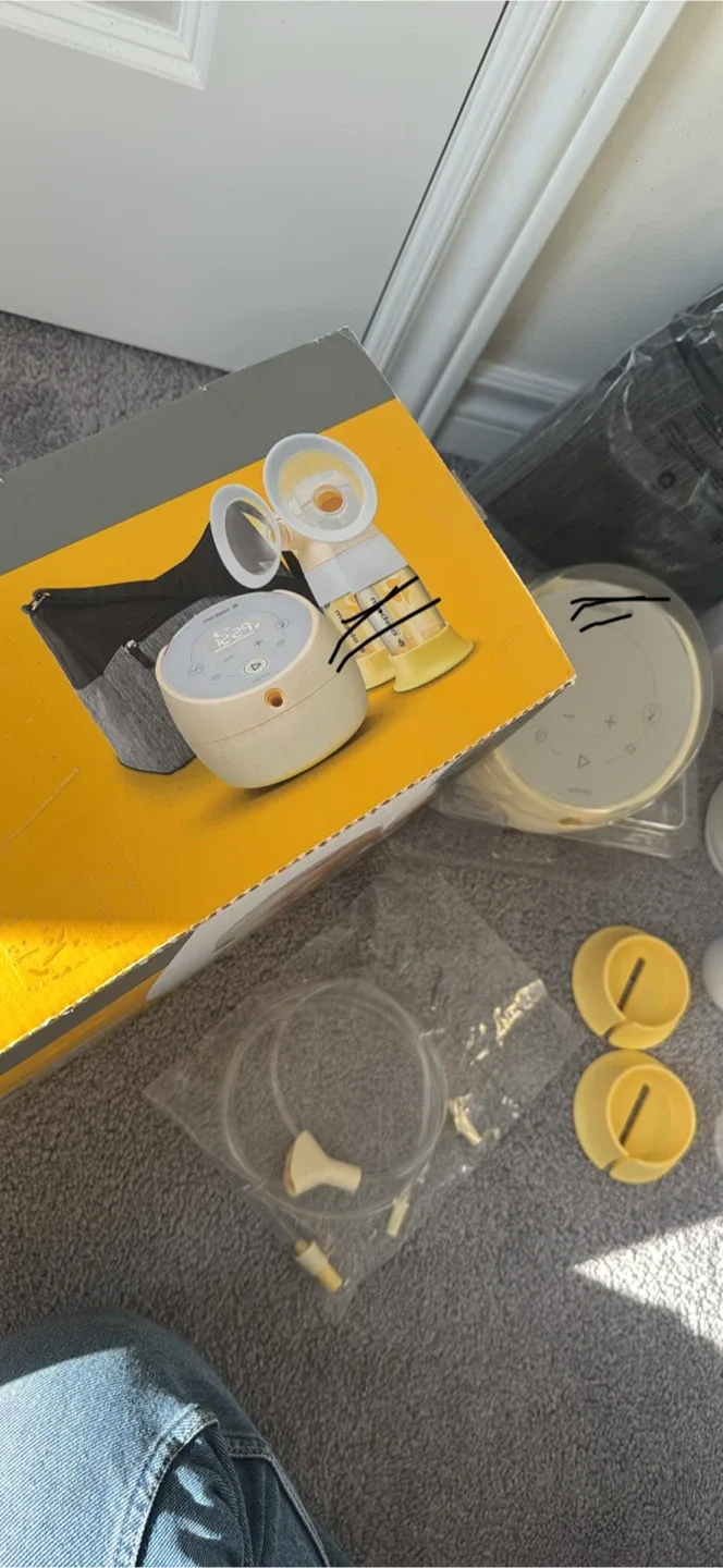 Medela Sonata Breast Pump with Accessories image indicator(5)