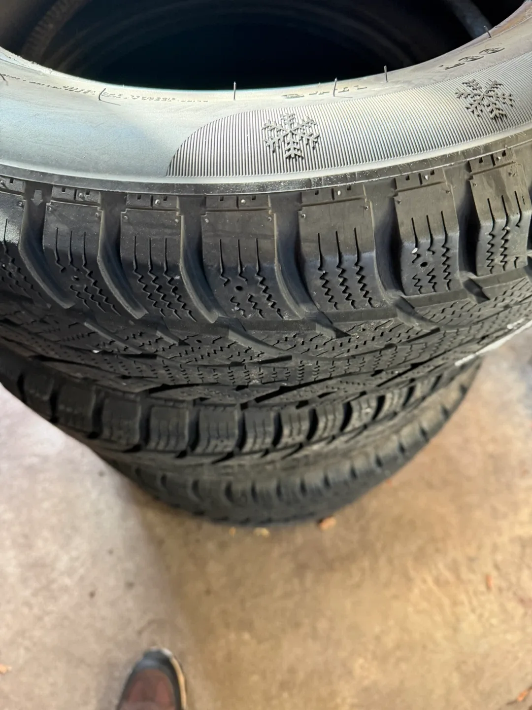 Eskay Winter Tires 225/60R17 image indicator(2)