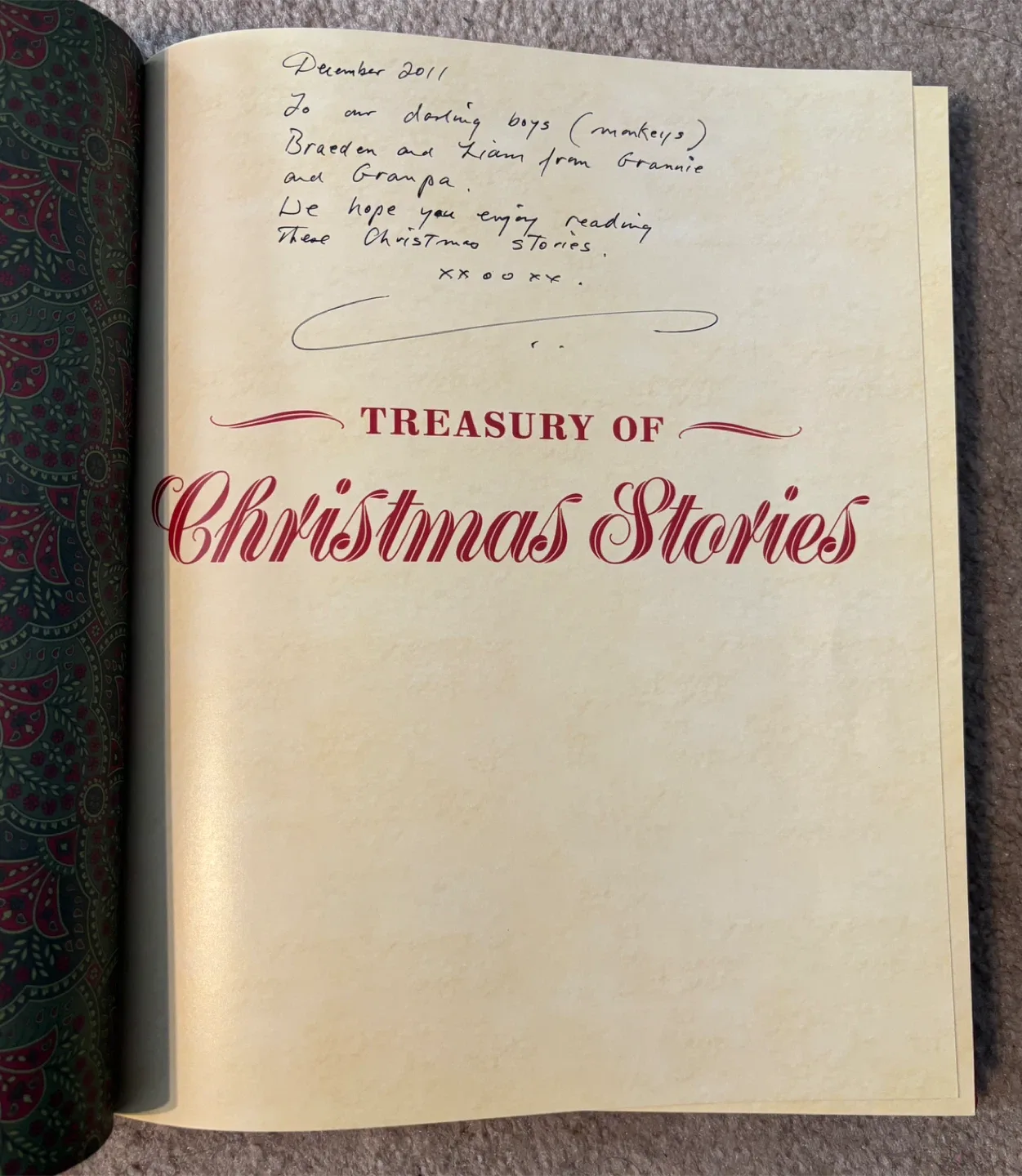 Treasury of Christmas Stories Book (20 stories, 160 pages) image indicator(3)