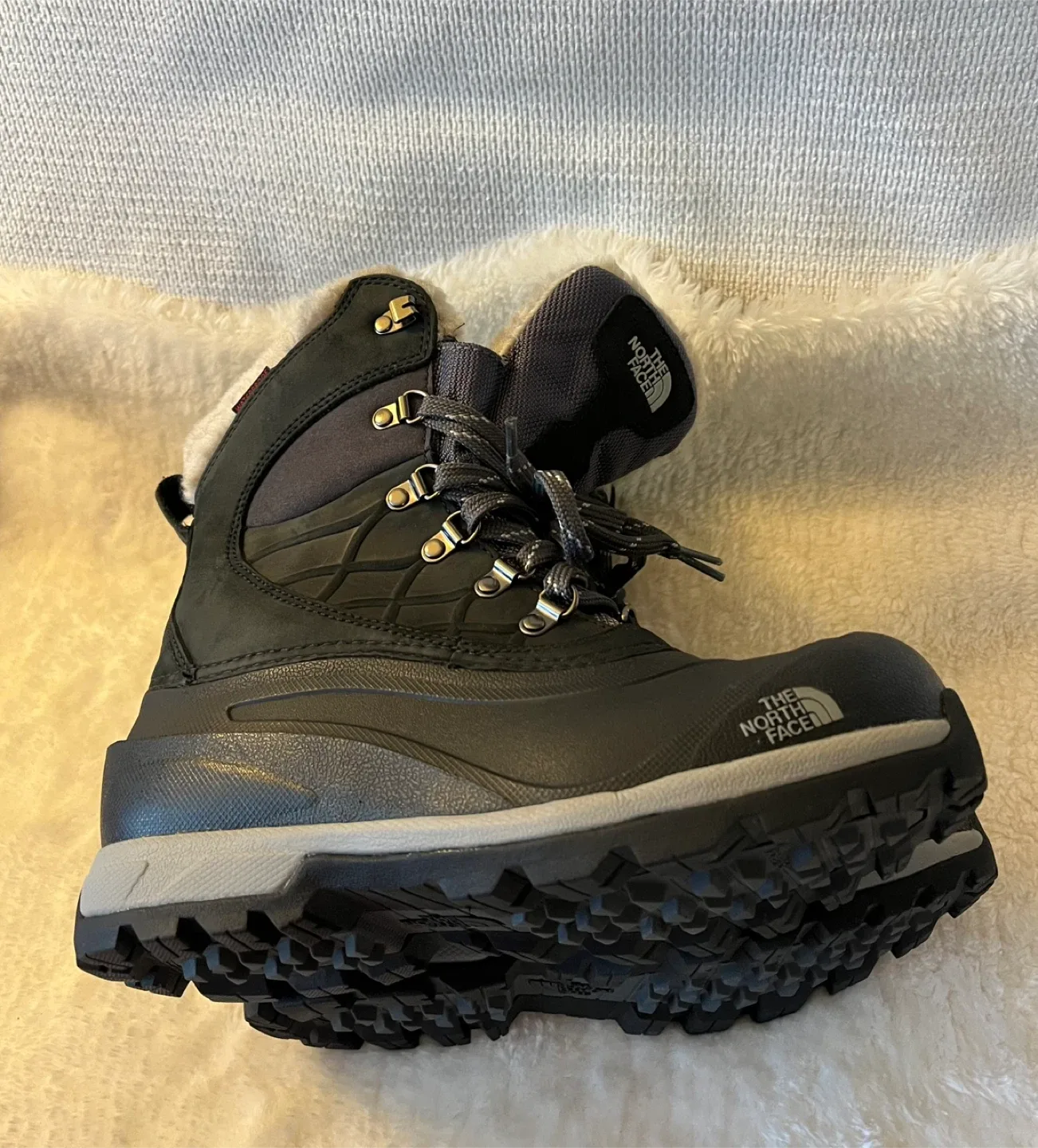 The North Face Women's Winter Snow Boots - New - Size 7 image indicator(2)