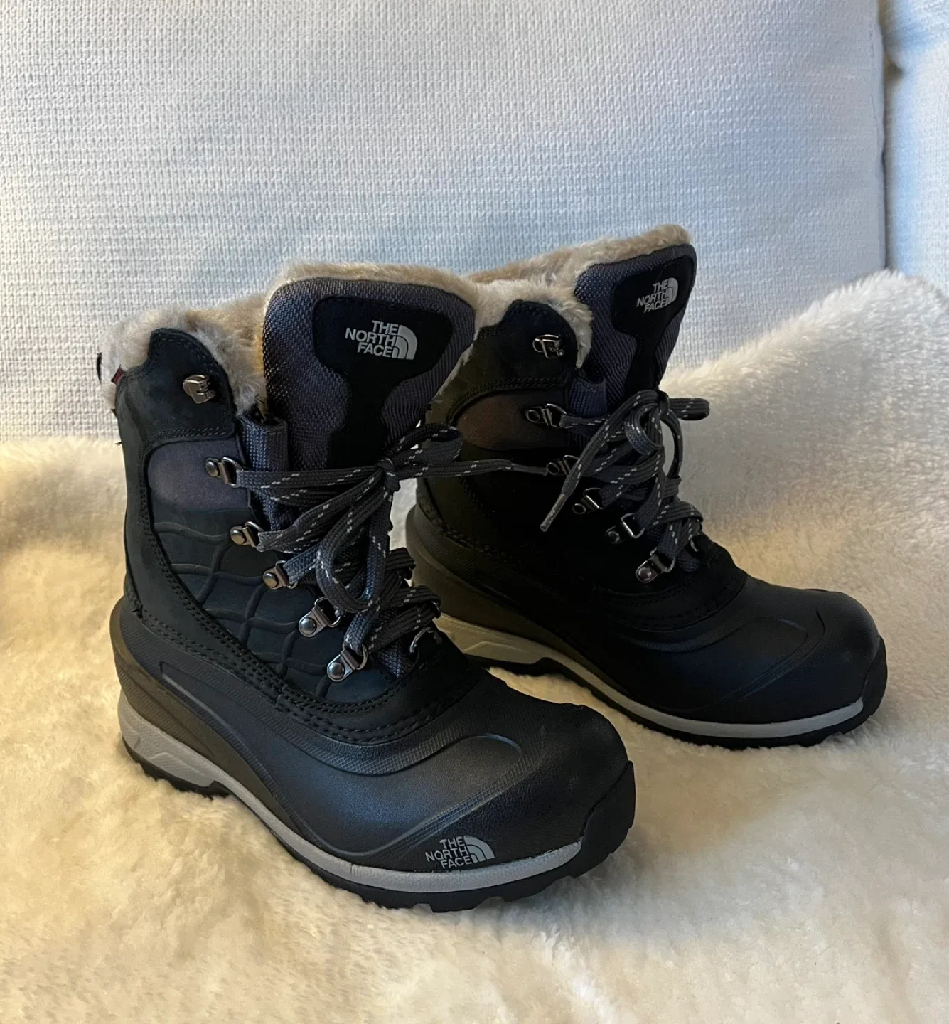 The North Face Women's Winter Snow Boots - New - Size 7 image indicator(7)