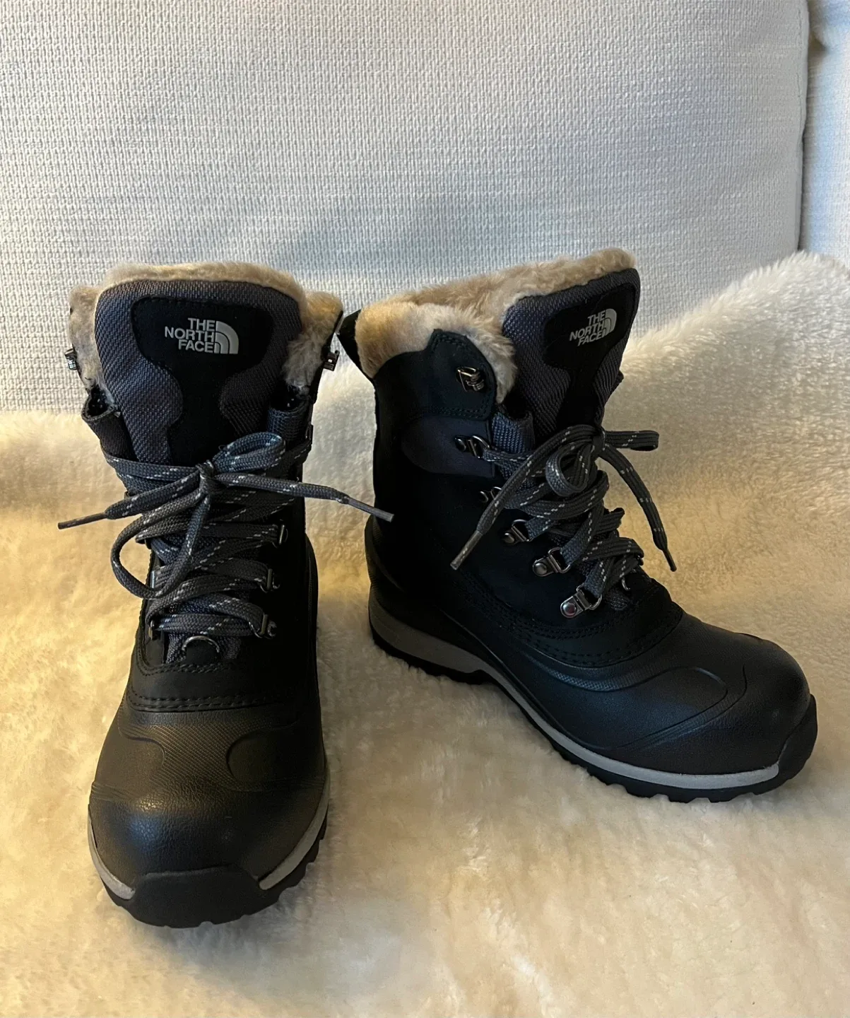 The North Face Women's Winter Snow Boots - New - Size 7 image indicator(10)