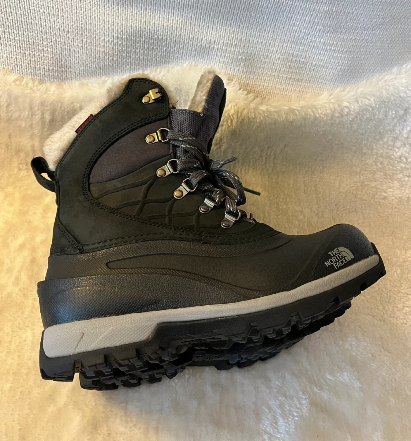 The North Face Women's Winter Snow Boots - New - Size 7 image indicator(9)