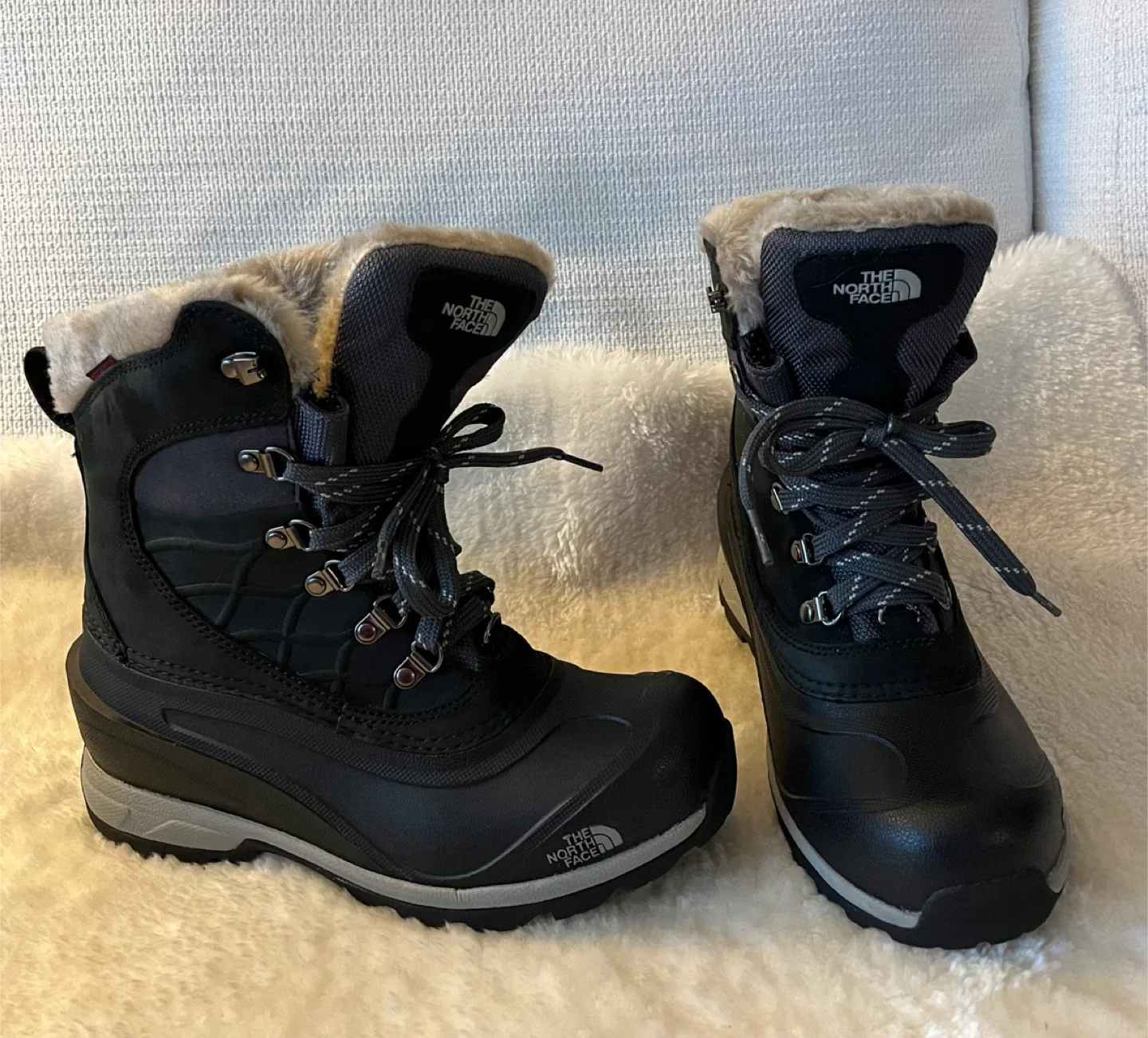 The North Face Women's Winter Snow Boots - New - Size 7 image indicator(8)