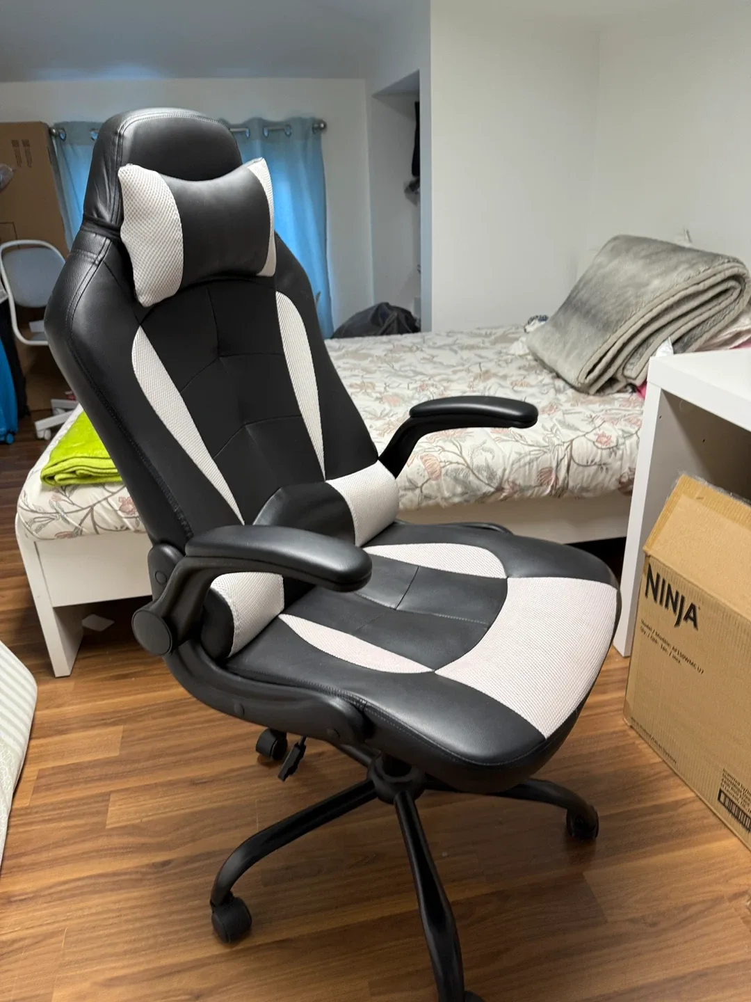 Gaming Chair - Black and White