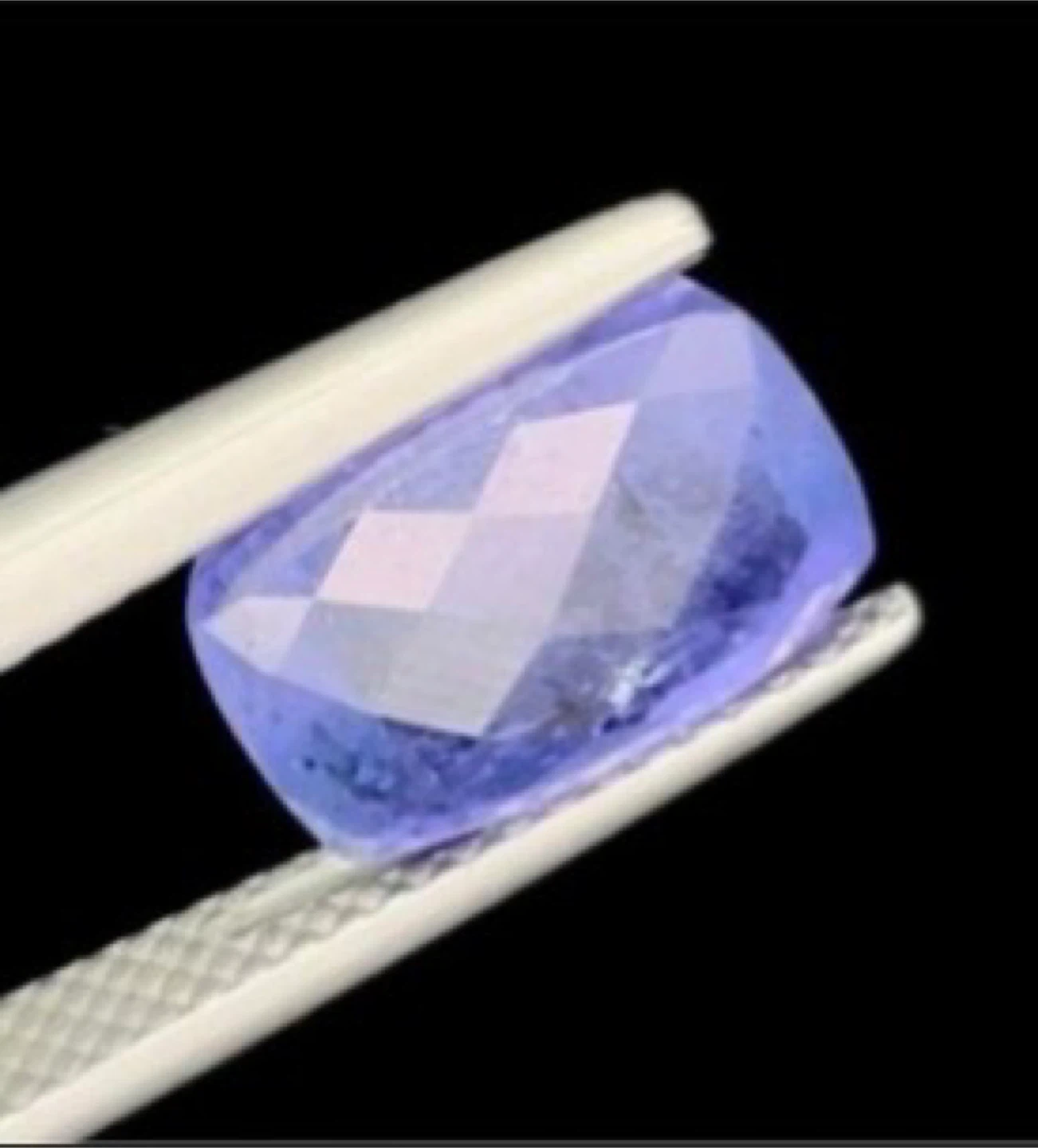 Natural Tanzanite Gemstone