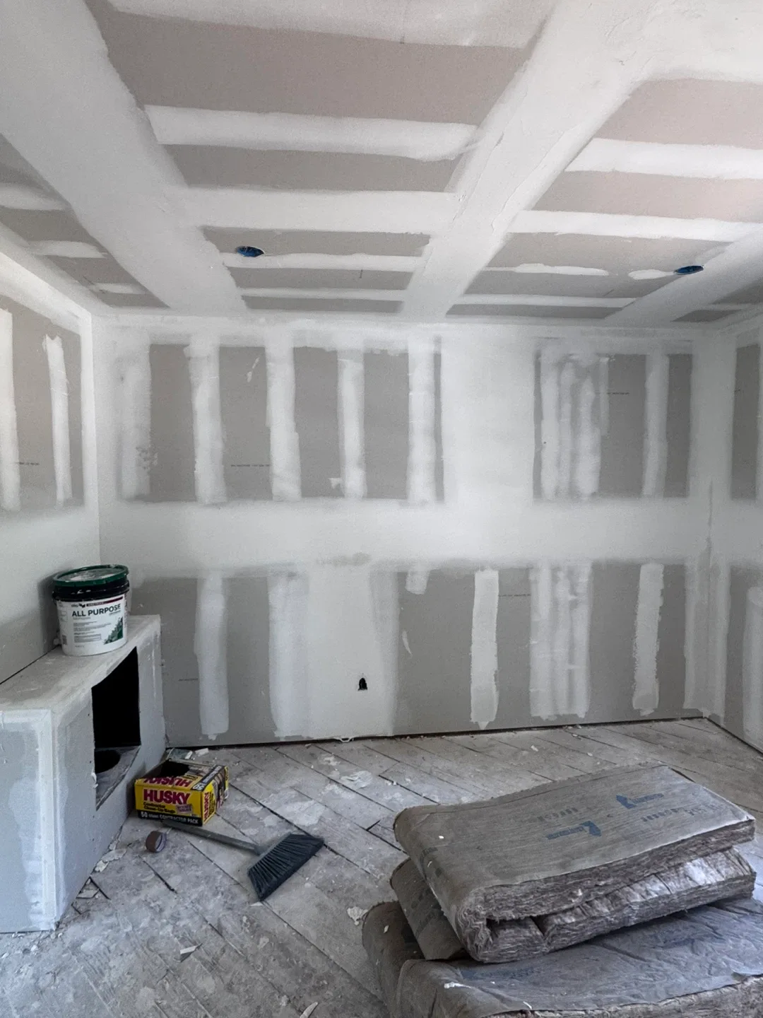 Drywall spackle paint