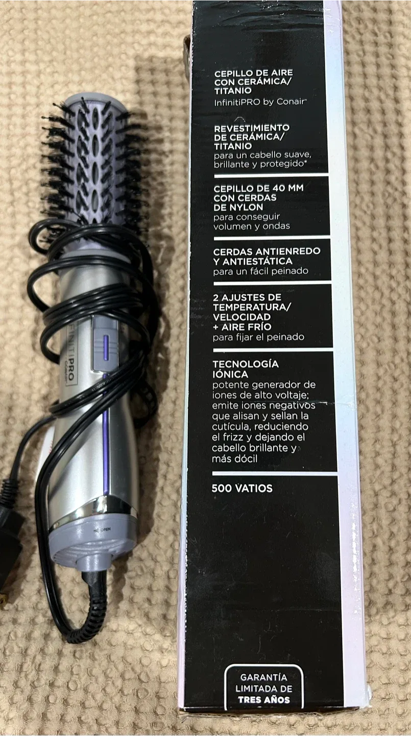 InfinitiPRO by Conair Titanium Hot Air Brush image indicator(2)