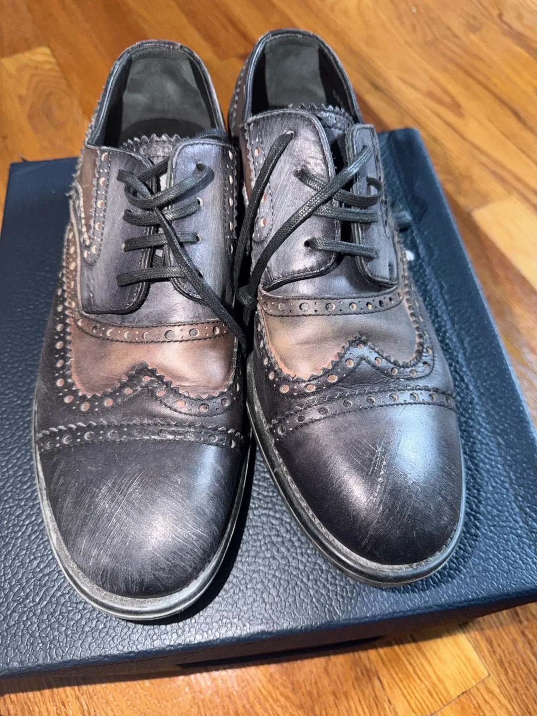 Dolce Gabbana shoes 100% authentic size 7.5 image indicator(2)