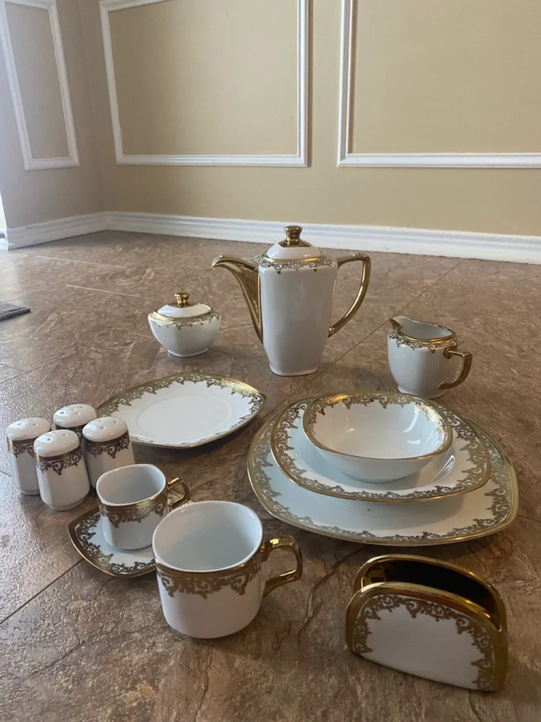 Shinto Fine China Set - White & Gold