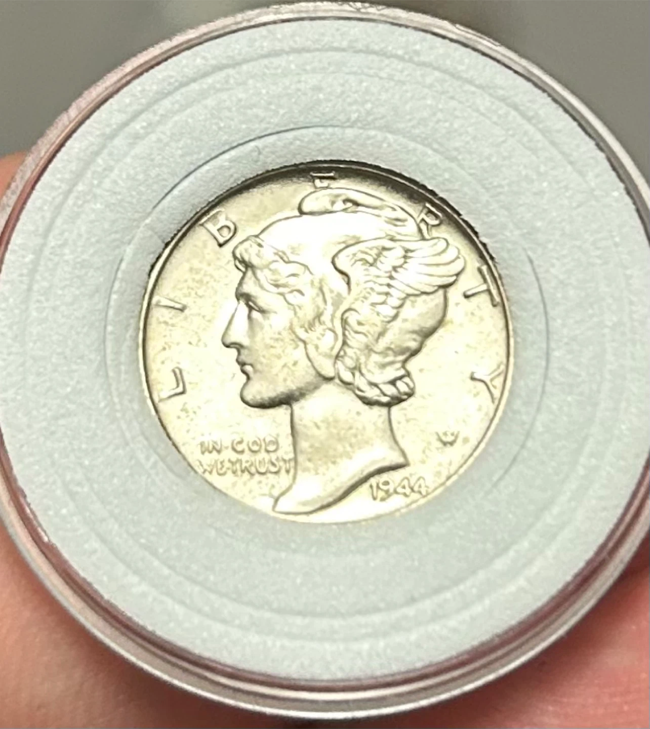 Collection of 17 AU Silver Mercury Dimes - photo 2