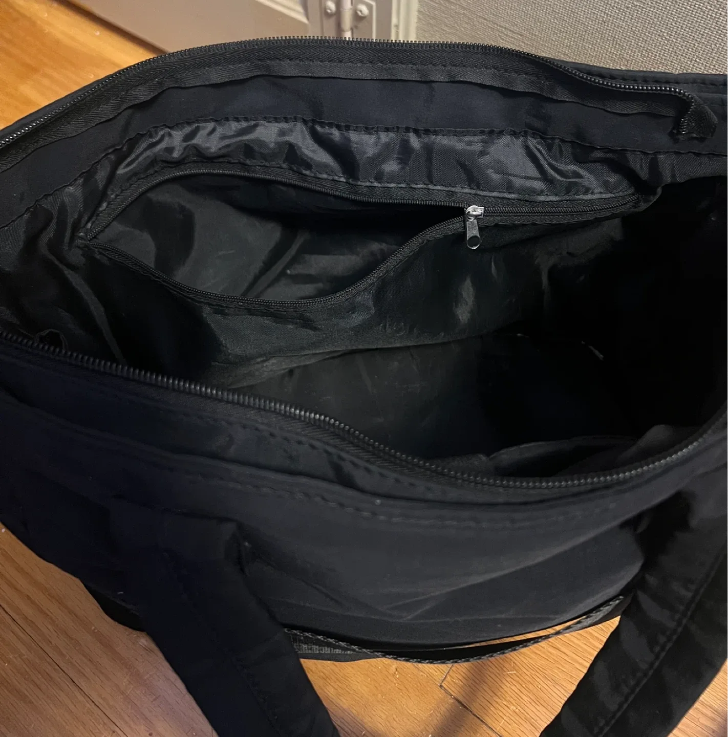 Black Tote Bag image indicator(4)