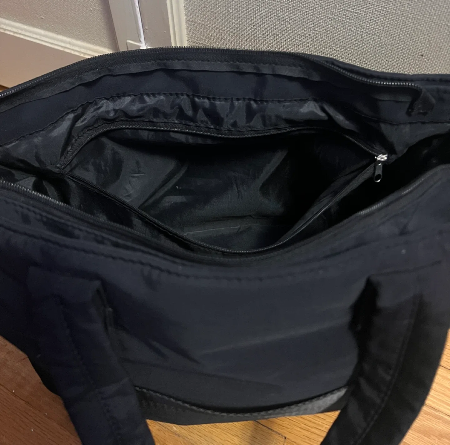 Black Tote Bag image indicator(5)