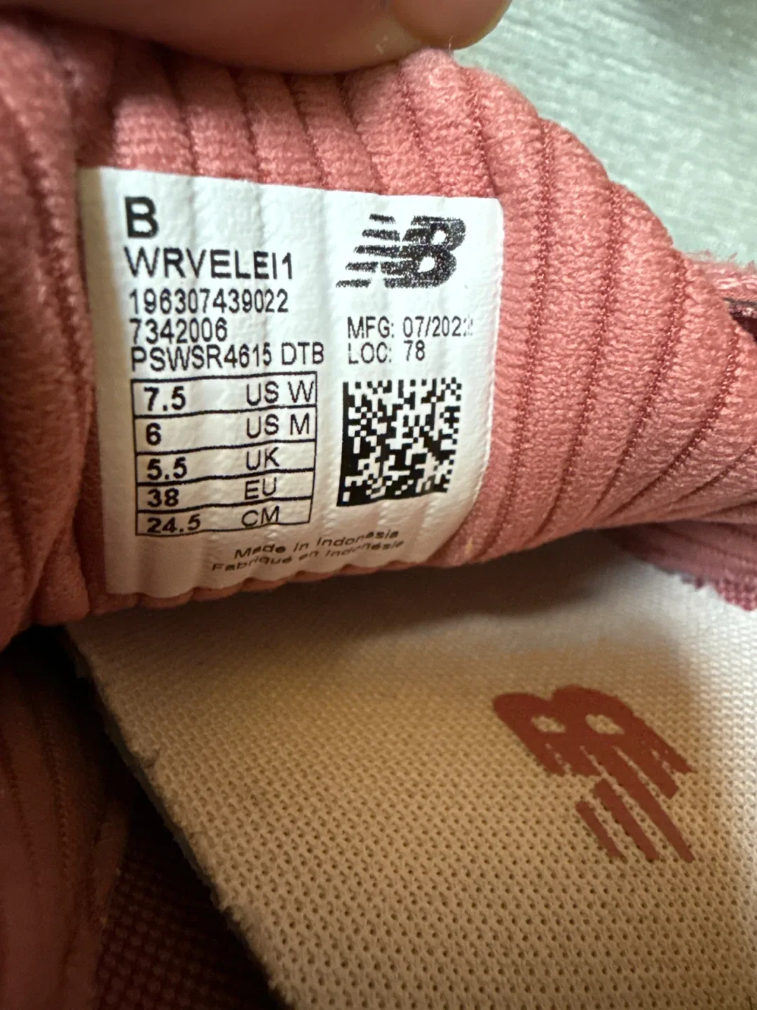 #cleanout New Balance Fresh Foam Running Shoes - Size 7.5 image indicator(5)