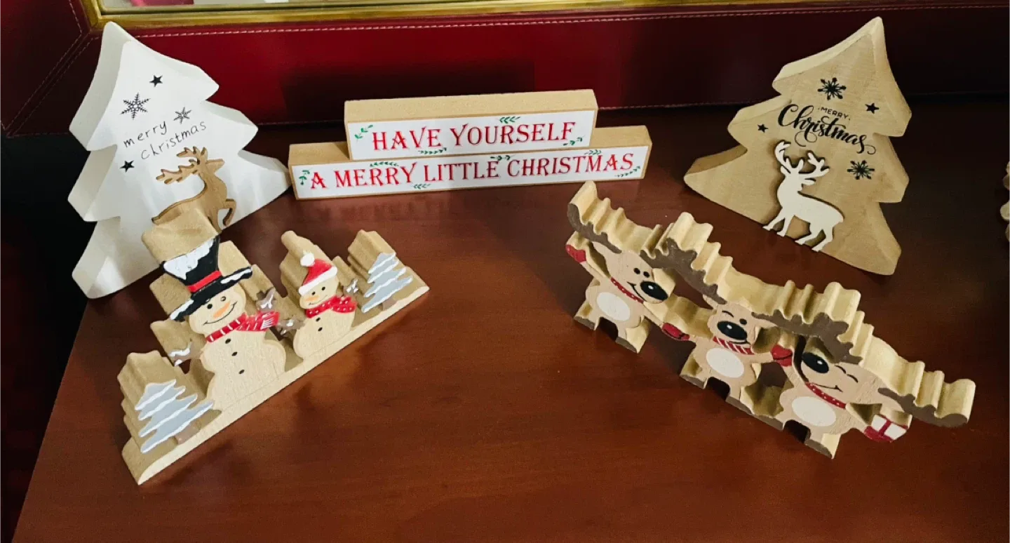 5 Real Wood stand up Christmas Decorations image indicator(2)