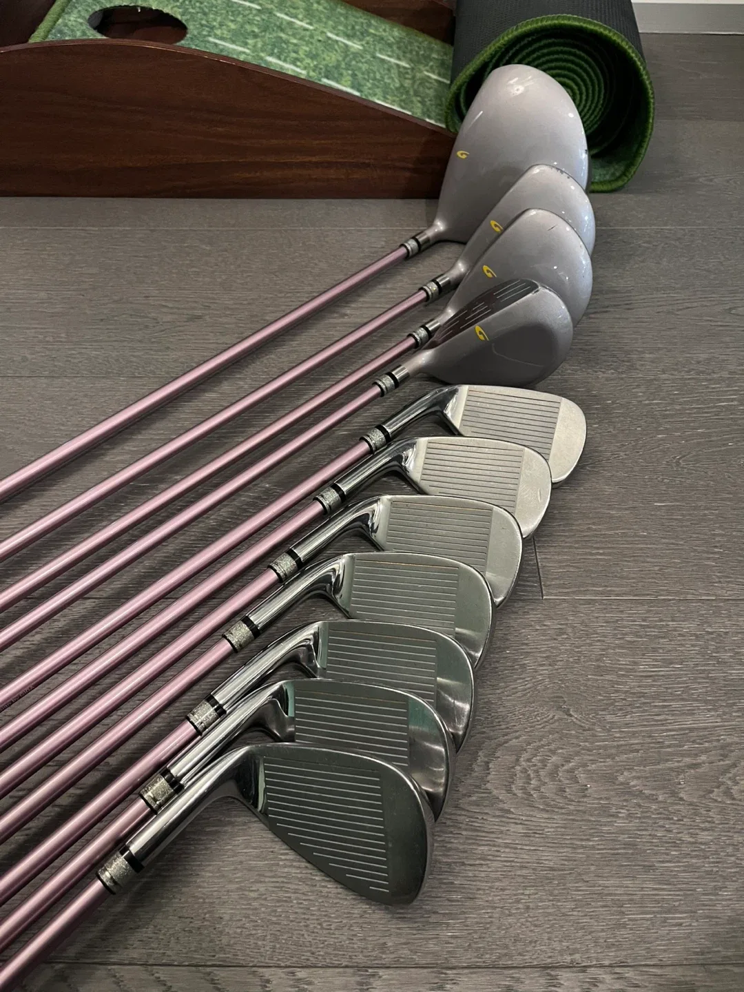 Ladies Golf Club Set - headcovers included image indicator(2)