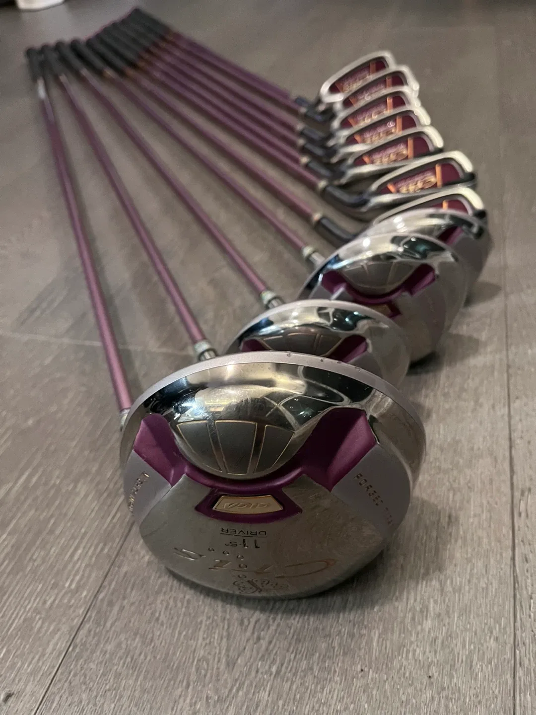 Ladies Golf Club Set - headcovers included image indicator(6)