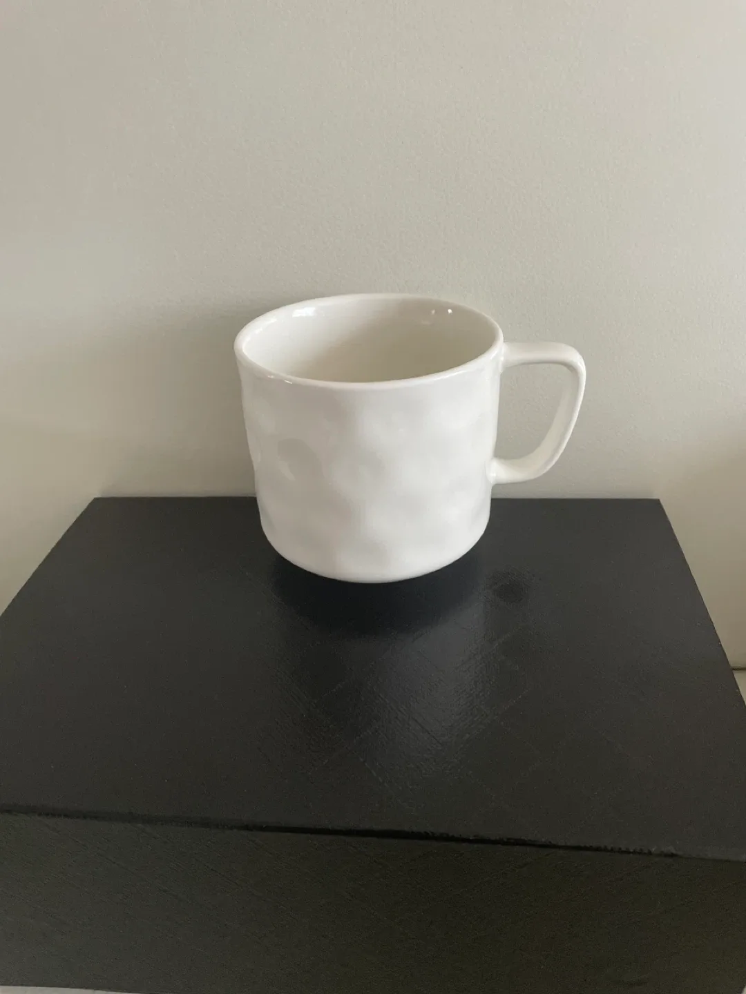 New White Mugs (Set of 2) in a box image indicator(2)