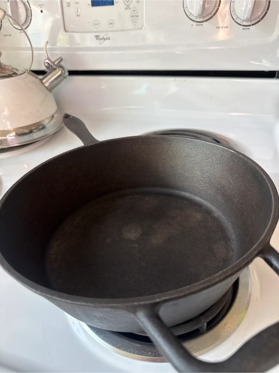 Lagostina 3L Cast Iron Fry Pan image indicator(3)