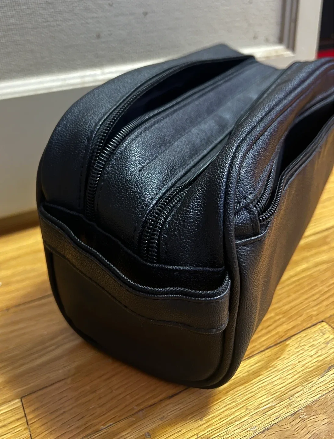 Black Leather Toiletry Bag image indicator(2)