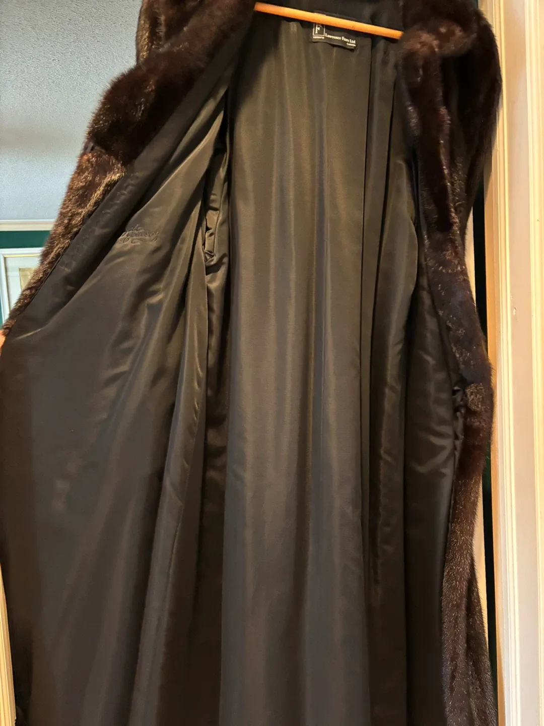 Vintage Brown Fur Coat image indicator(2)