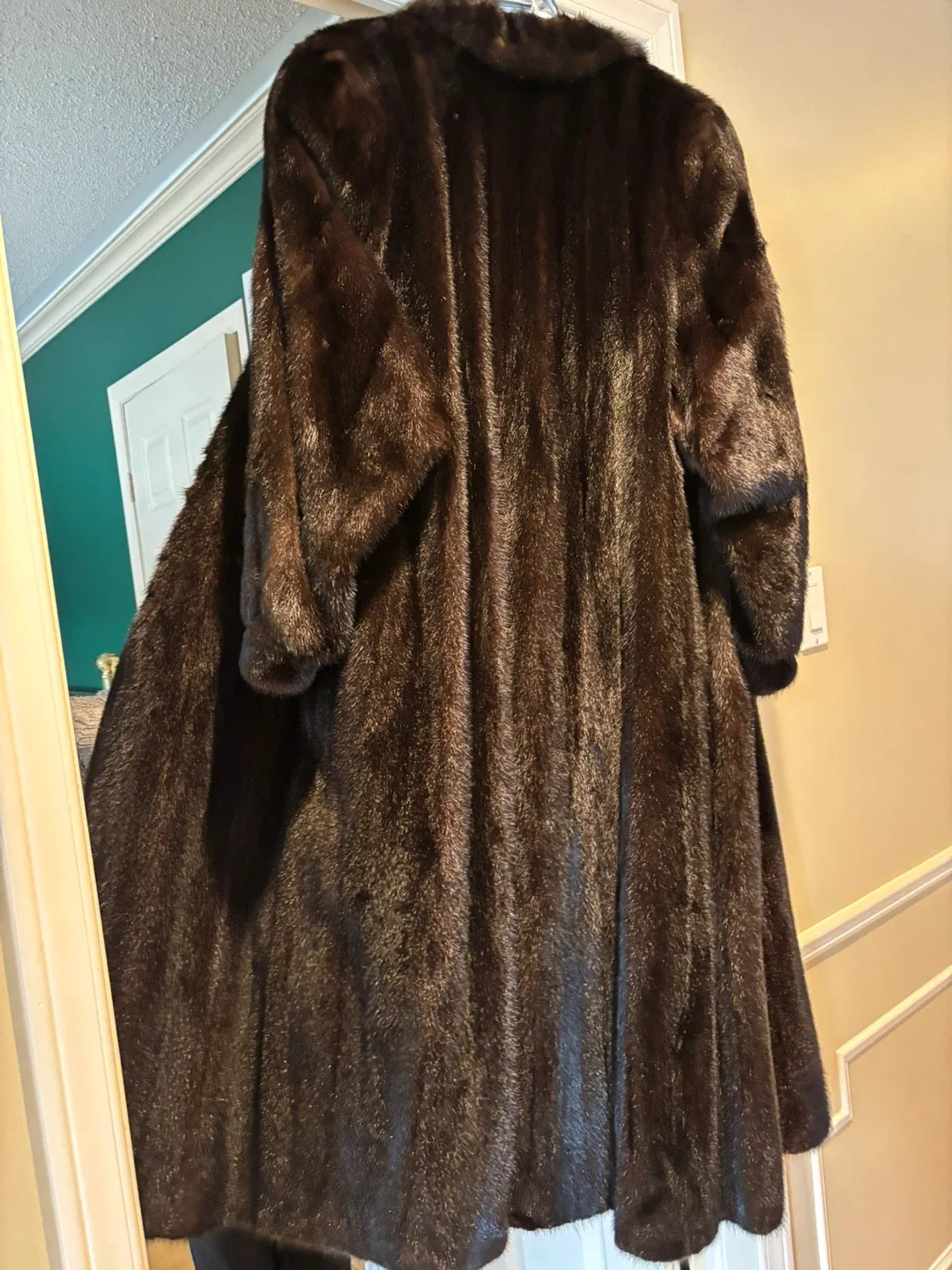 Vintage Brown Fur Coat image indicator(3)