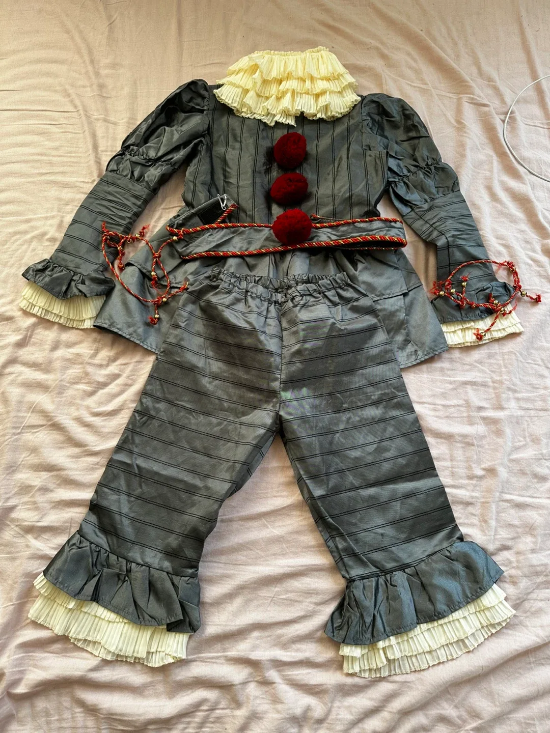 IT Pennywise Clown Costume image indicator(3)