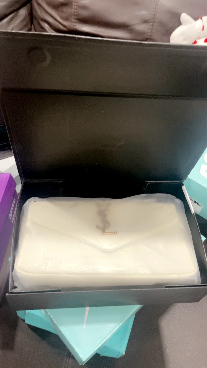 Saint Laurent White Leather Shoulder Bag image indicator(8)