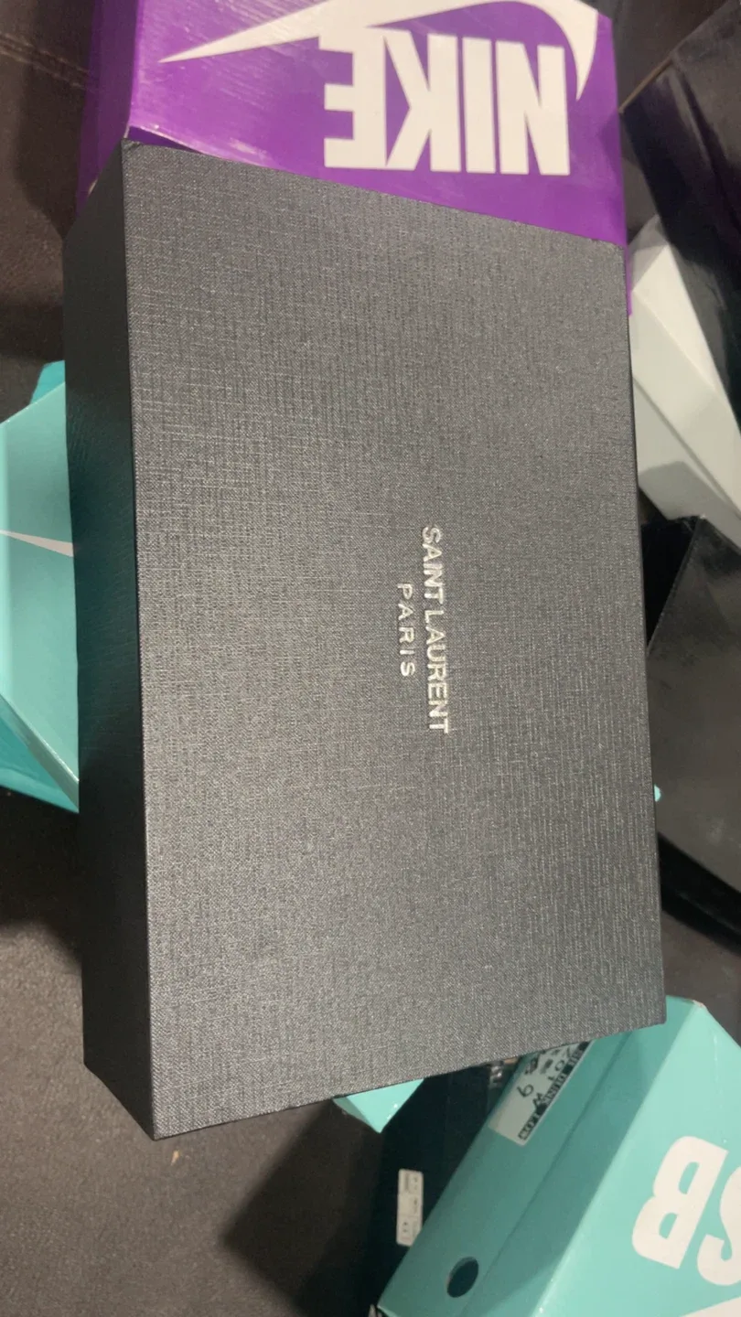 Saint Laurent White Leather Shoulder Bag image indicator(7)