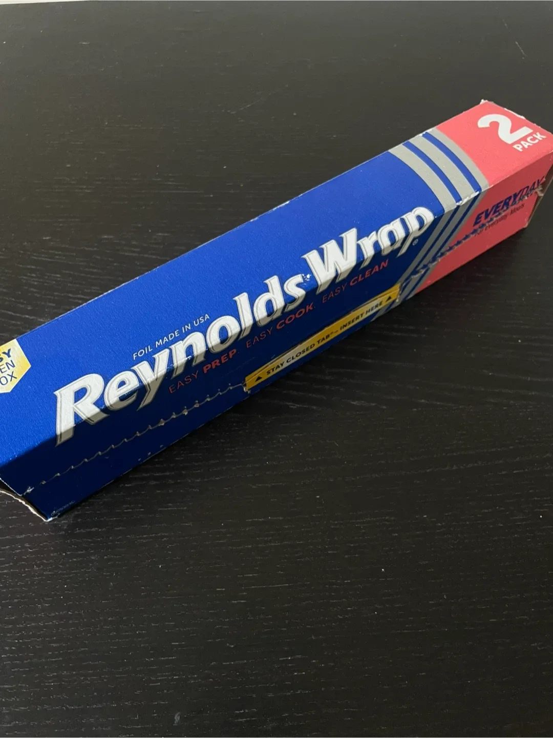 Reynolds Wrap Everyday Foil - 250 sq ft image indicator(3)