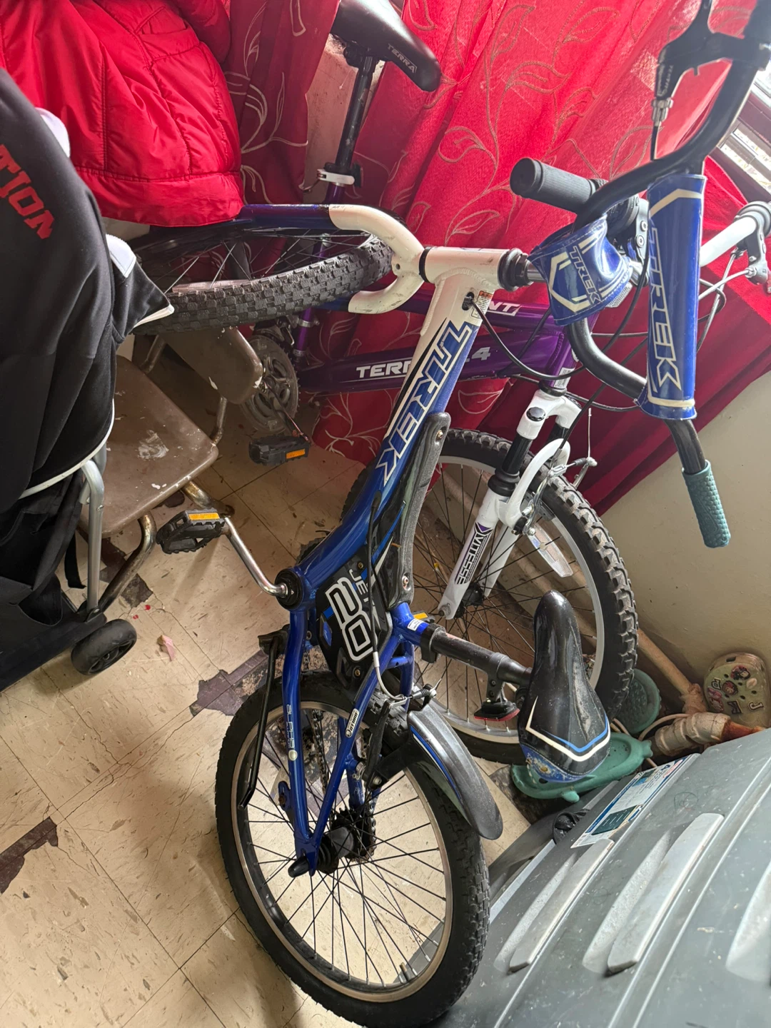Trek 20" Kids Bike - Blue & White - photo 2