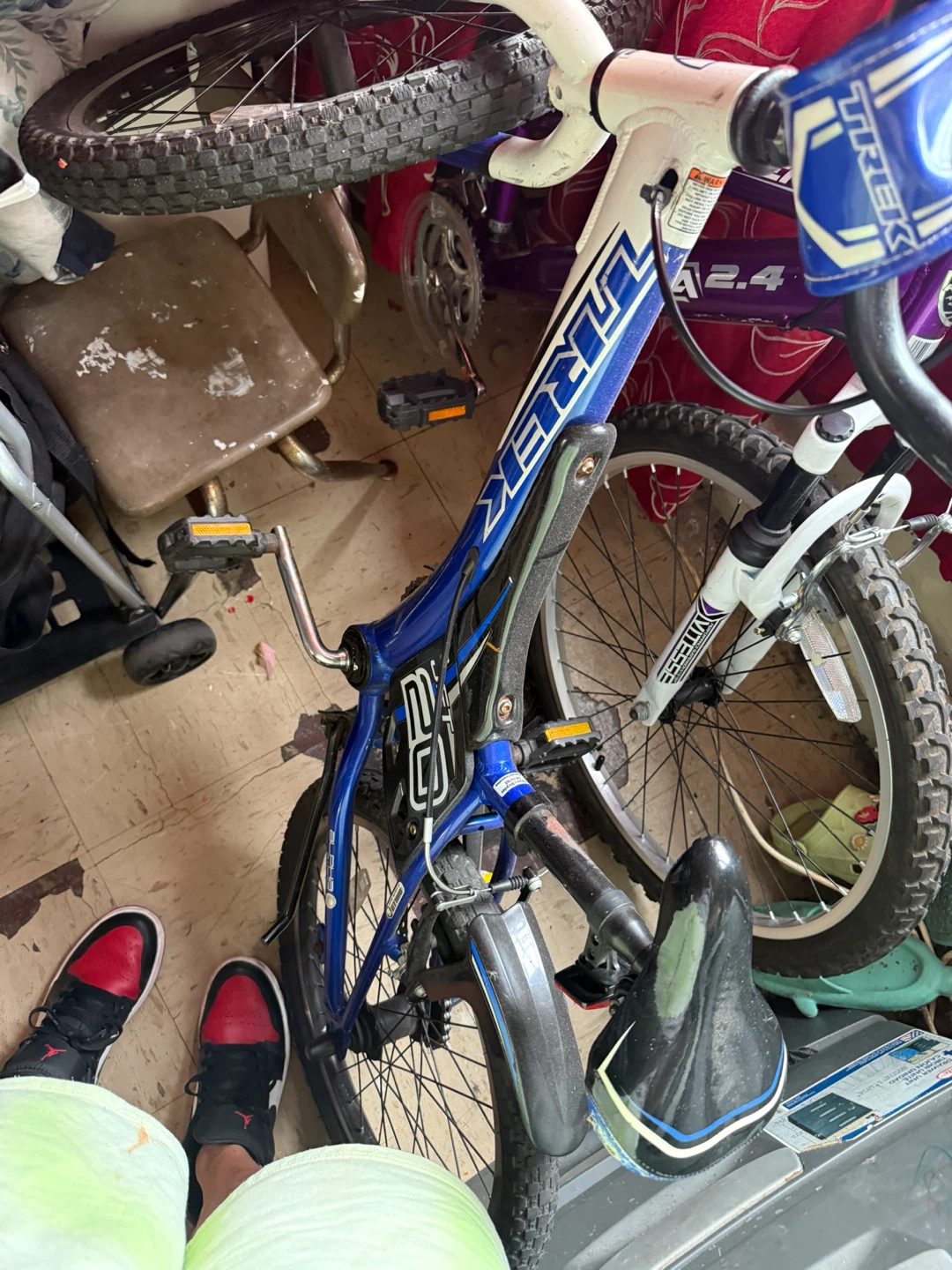 Trek 20" Kids Bike - Blue & White