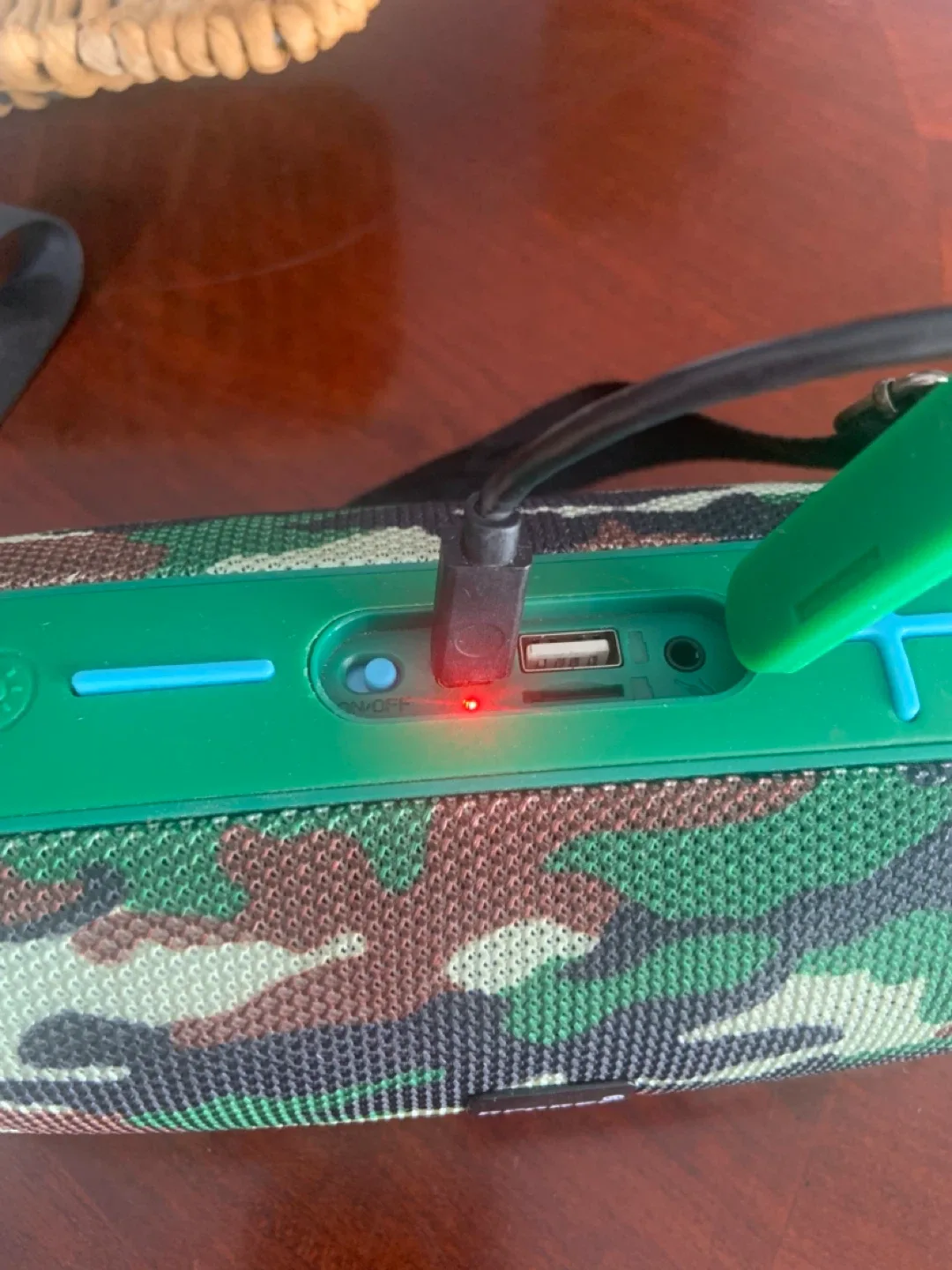 RECRSI Camo Bluetooth 5.0 Sports Stereo Speaker image indicator(4)