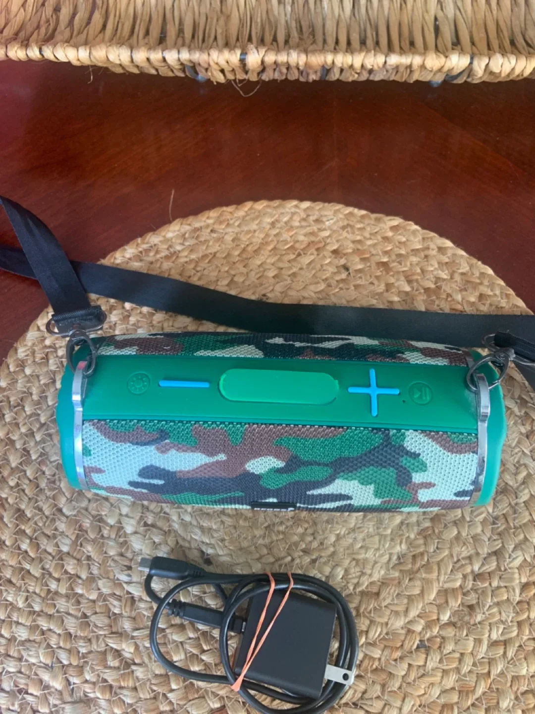 RECRSI Camo Bluetooth 5.0 Sports Stereo Speaker image indicator(7)